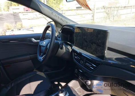 2024 Ford Escape St-Line z USA, uszkodzony, nr VIN 1FMCU9MN5RUA93644